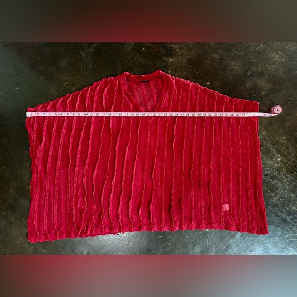 Bobeau Red Sweater/Pancho with interesting texture, M - Picture 6 of 12
